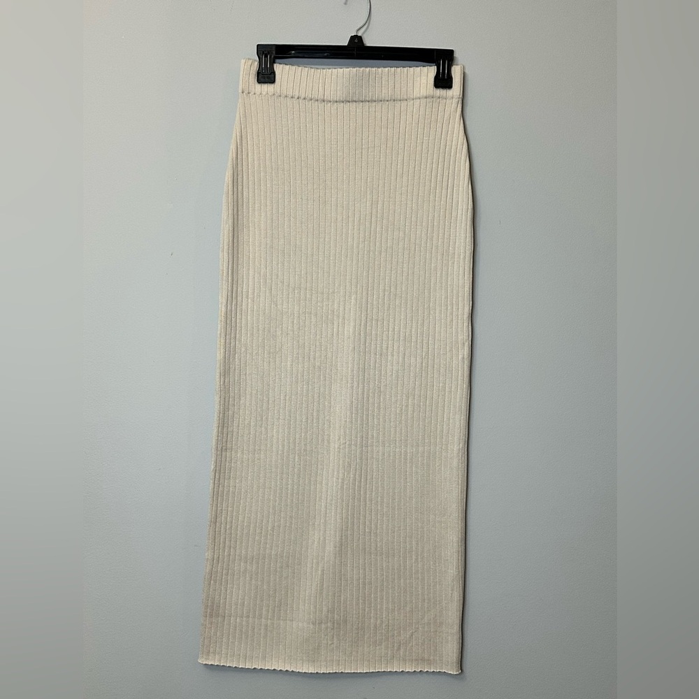 Cream Ribbed Pencil Knit Mine Skirt Size M (No Brand Tag) Women’s
